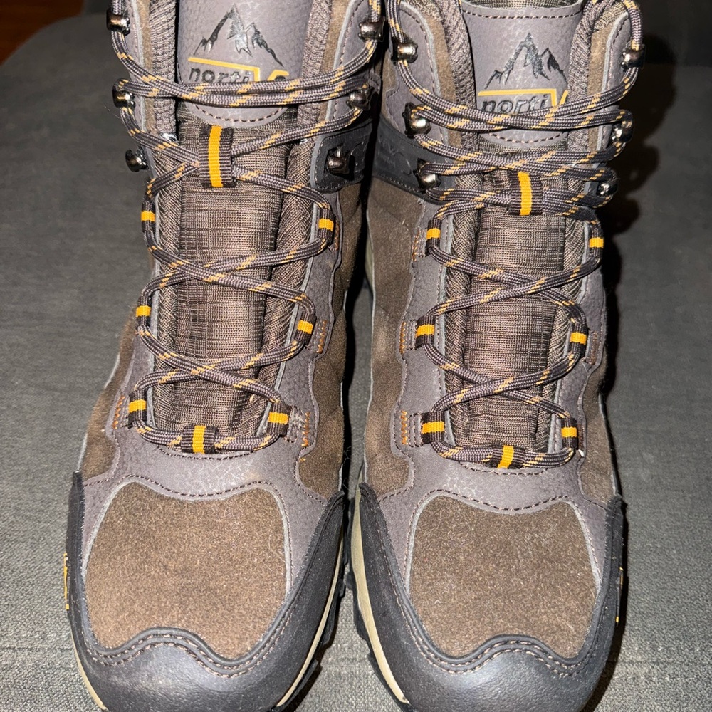NWT - NOR Men's Brown and Gray Hiking Boots